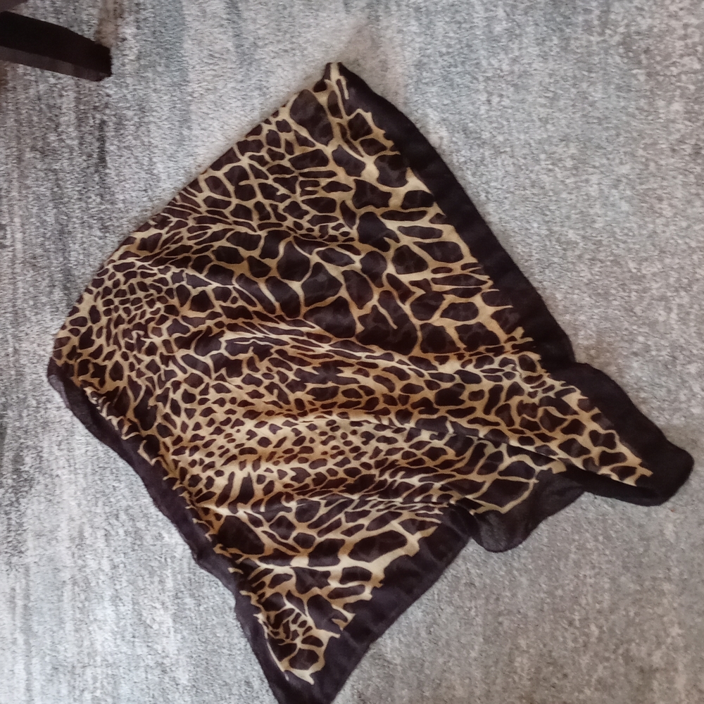 Large giraffe print scarf